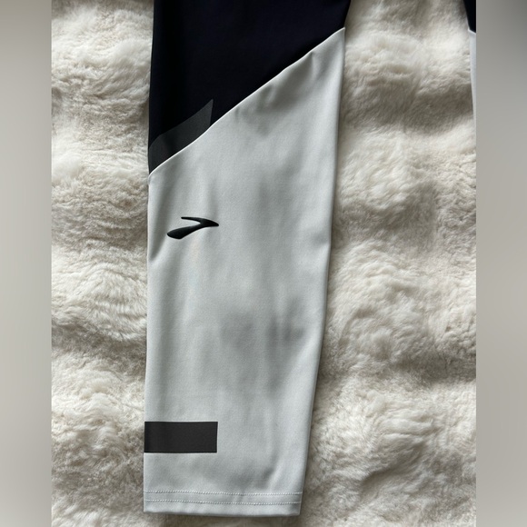 Brooks Women’s Running Carbonite Tight/ Leggings 7/8 Visible In The Dark-M - Picture 8 of 15